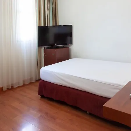 Hotel Senator