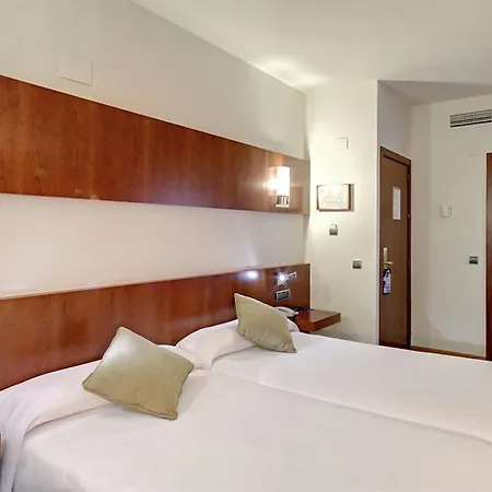 Hotel Senator