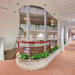Hotel Senator