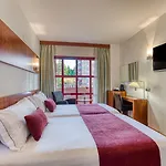 Hotel Senator
